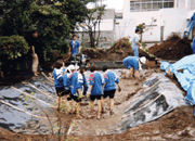 学校ビオトープ （生徒による施工）